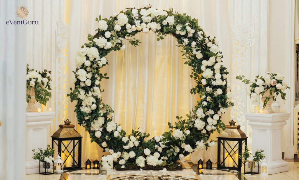 Modern and Timeless Wedding Décor with Round flower arch